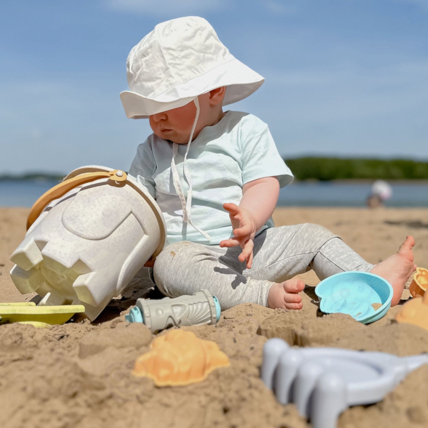 Zestaw do Piasku | Wiaderko Samochodzik 6 Foremek Łopatka 10 el. BIO | WOOPIE GREEN