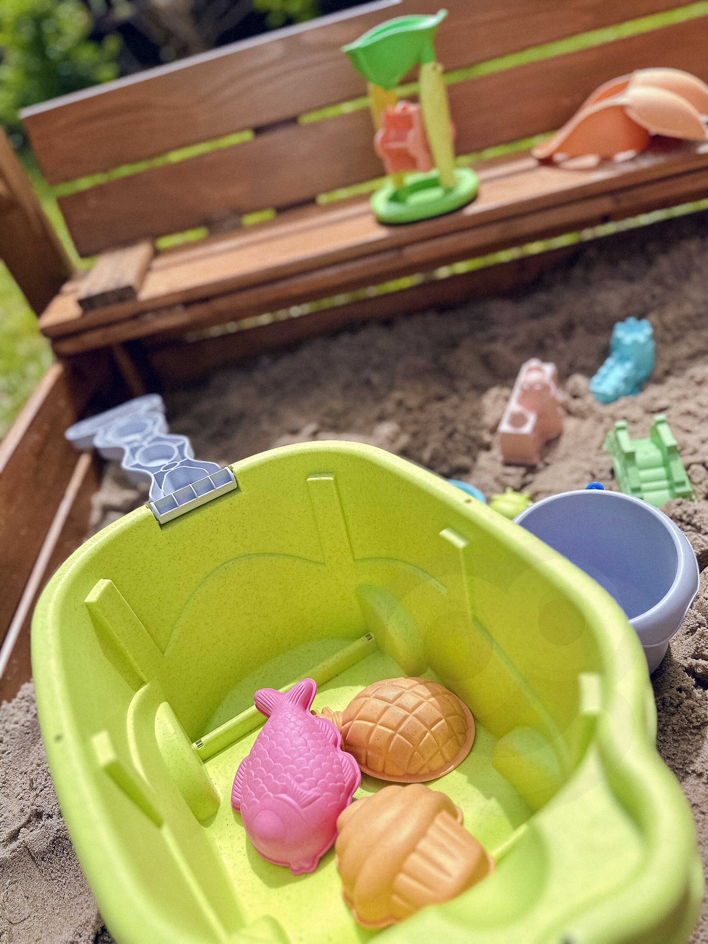 Zestaw do Piasku | Wózek Kołowrotek Sitko Foremki 12 el. BIO | WOOPIE GREEN